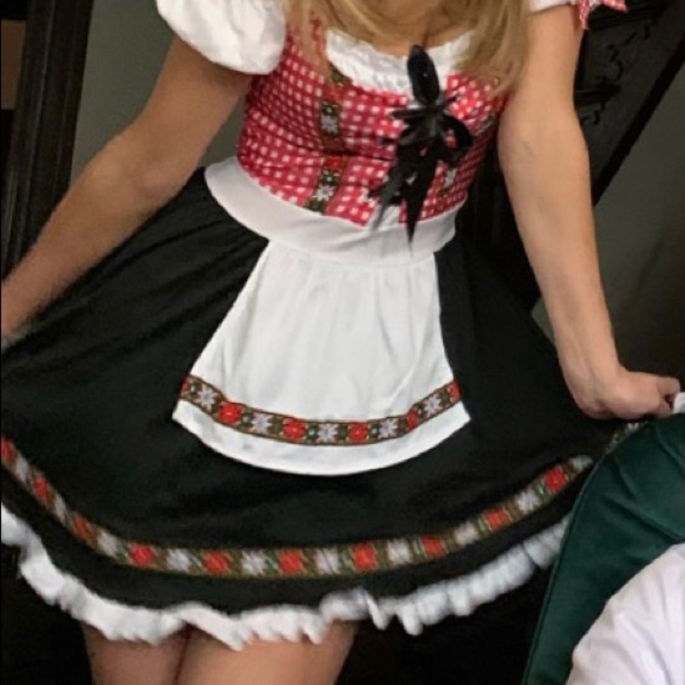 Barmaid costume